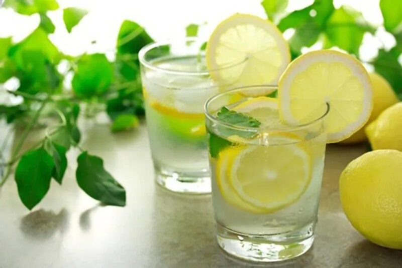 10 Health Benefits of Lemonade; benefits of lemon water for skin